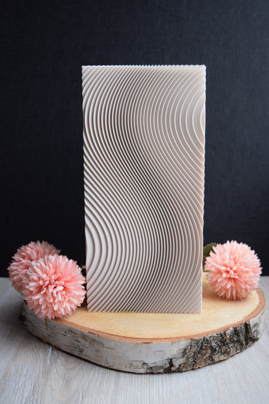 Aria Vase / fließende Wellenstruktur