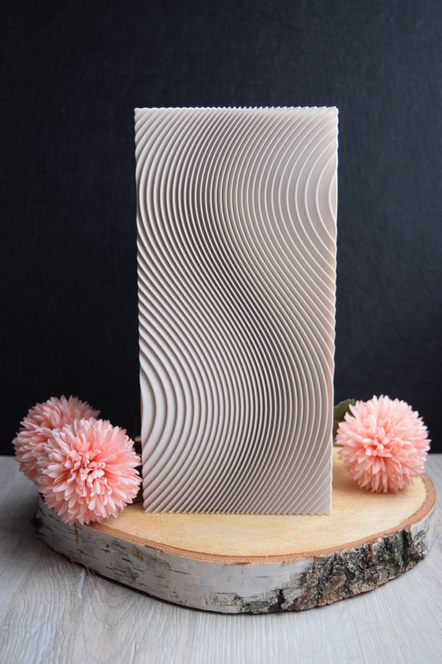 Aria Vase / fließende Wellenstruktur